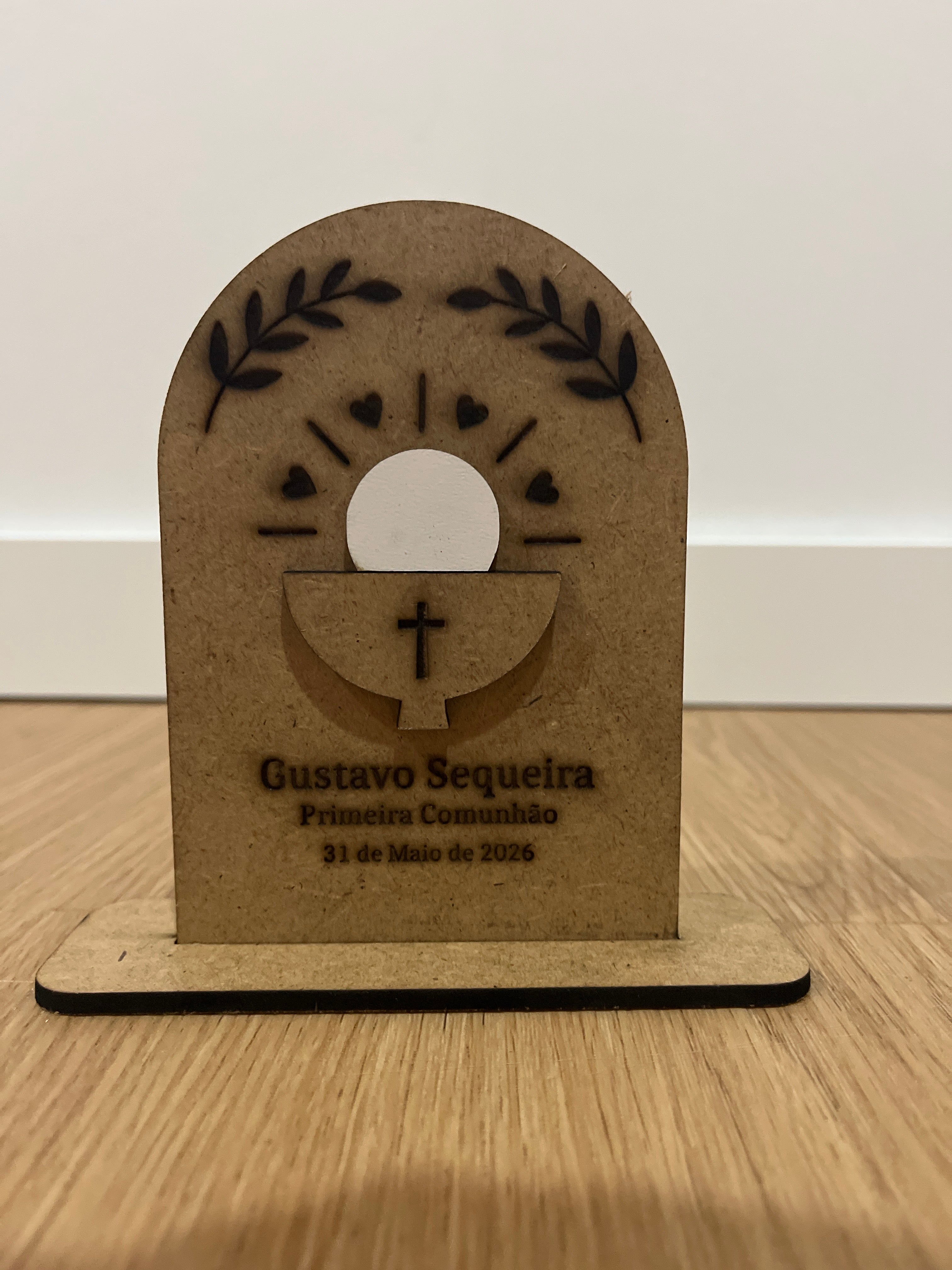 Lembrança de Primeira Comunhão Personalizada em Madeira