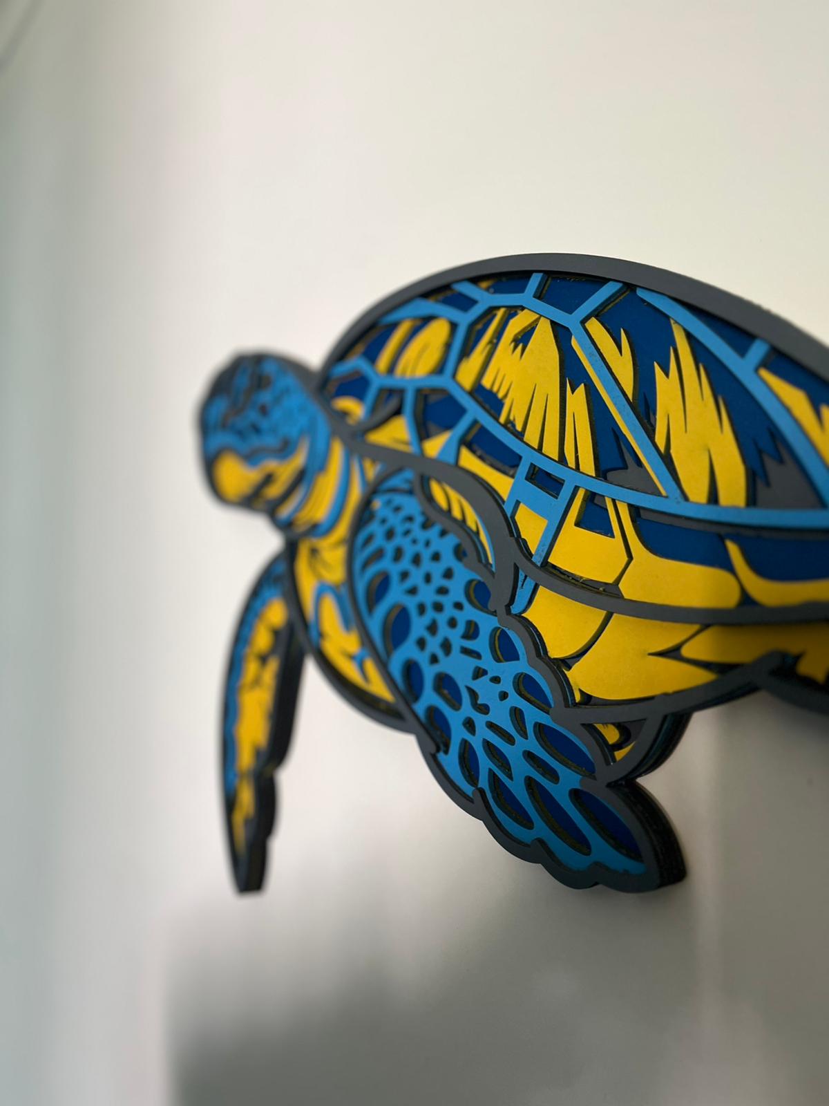 Tartaruga Decorativa em Madeira 3D Multicamadas – Arte de Parede Colorida 55cm