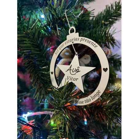 Bola de Natal em Madeira com Estrela – Homenagem a Entes Queridos