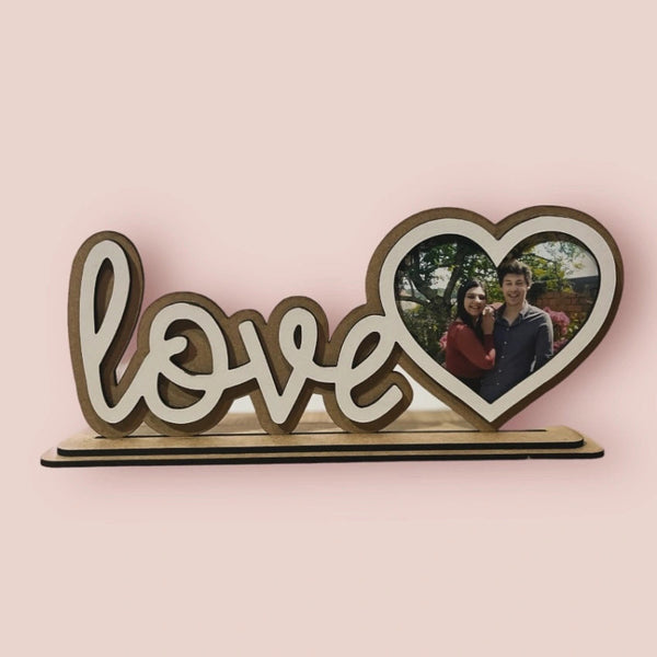 Moldura Love em Madeira Gravada a Laser | Presente Personalizado
